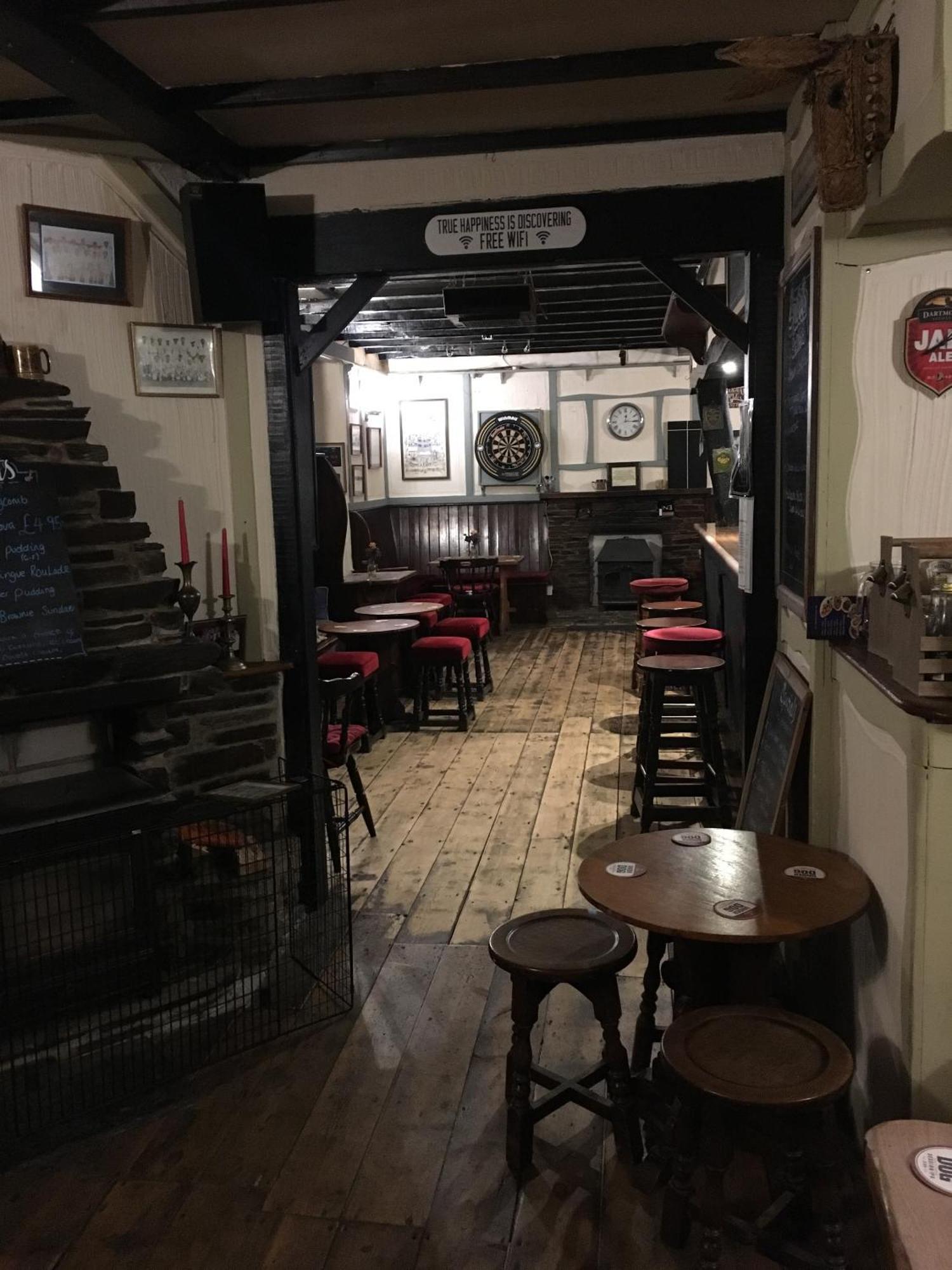 Blue Lion Inn Lewdown Εξωτερικό φωτογραφία